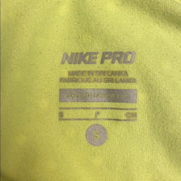 Nike Pro dri-fit jacket - Picture 3 of 3